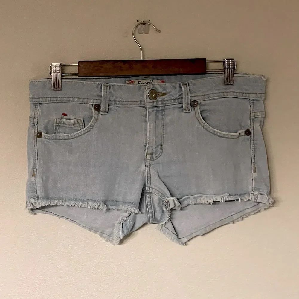 Women’s Distressed, Light-Wash, Fragile Jean Shorts. Size 9.